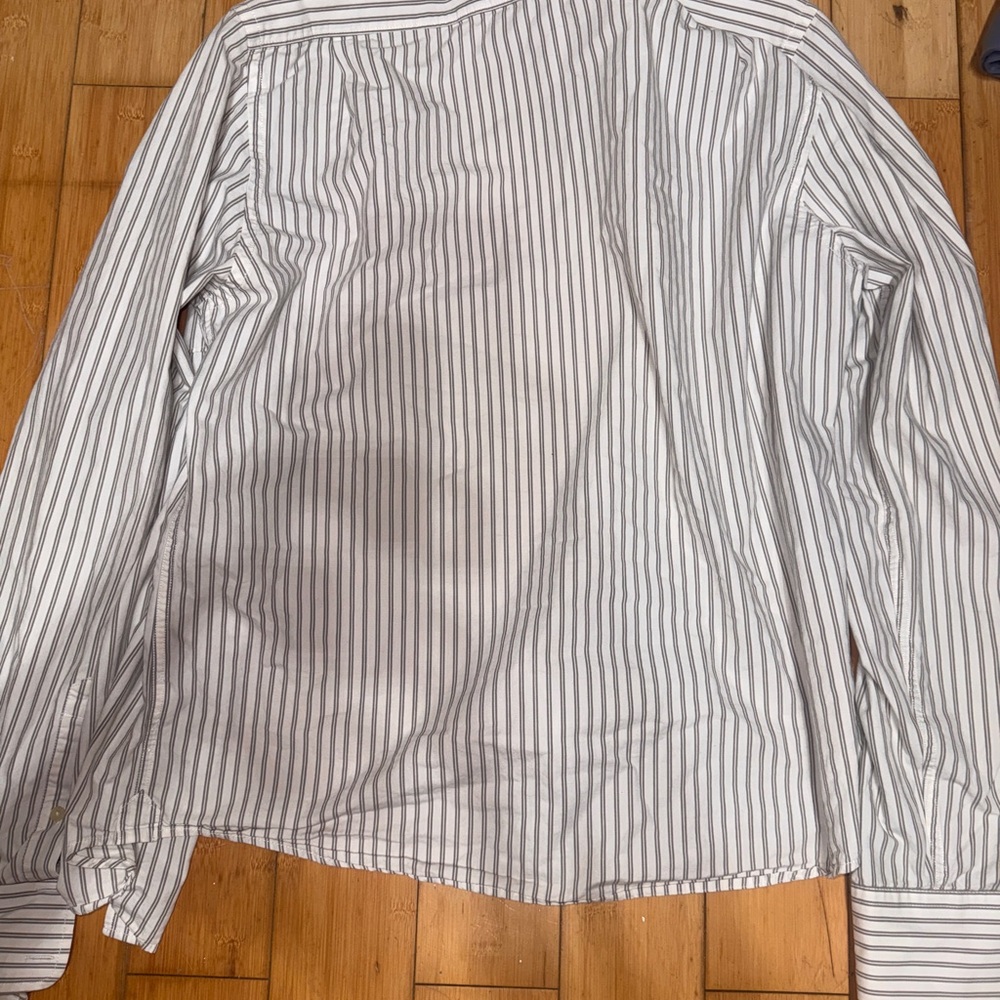 Hollister White and Black Striped Casual Button Down Shirt - Picture 4 of 8